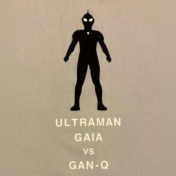 Ultraman T Shirt by Uniqlo. Very light grey. Size XS - Picture 4 of 6